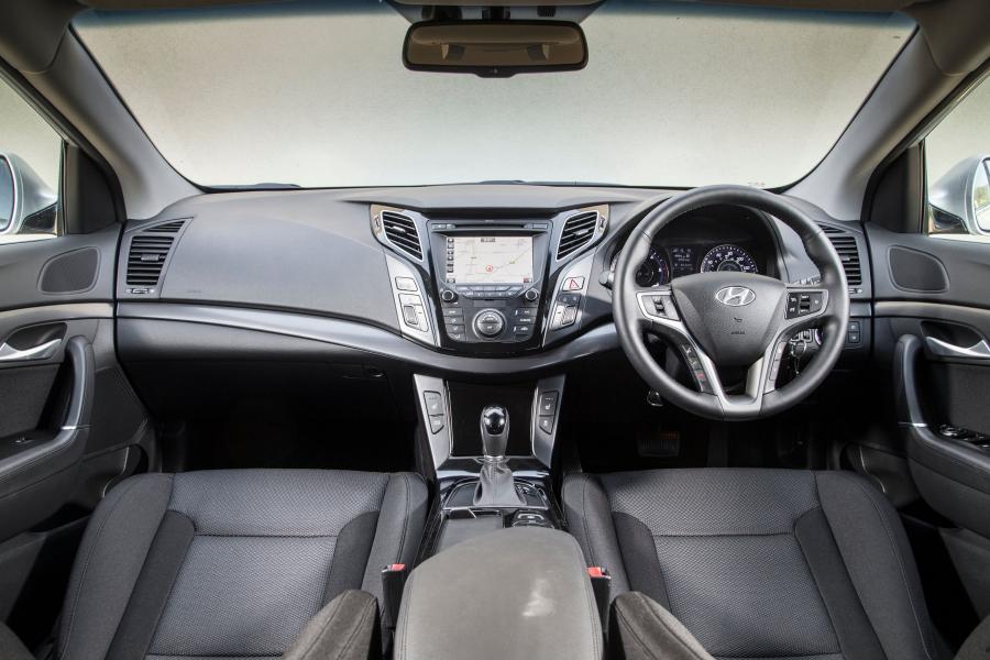  Hyundai i40 Wagon 2015 года  (UK) (фото 19 из 28)